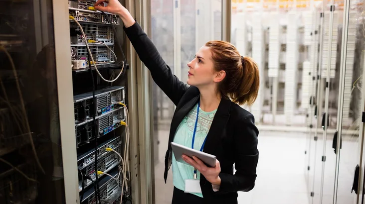 Woman working in a Serverroom
